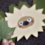 Basteln mit Kindern – Ein Igel versteckt sich im Herbstlaub