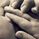Mama, was ist eigentlich Liebe? – Wie erklärt man ein Wort mit Worten?