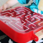 Etwas Ablenkung auf langen Reisen mit BRIO und dem Mitnehm – Labyrinth #Werbung