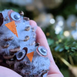 Magische Woche – Kleine Eulen aus Tannenzapfen basteln #Creadienstag