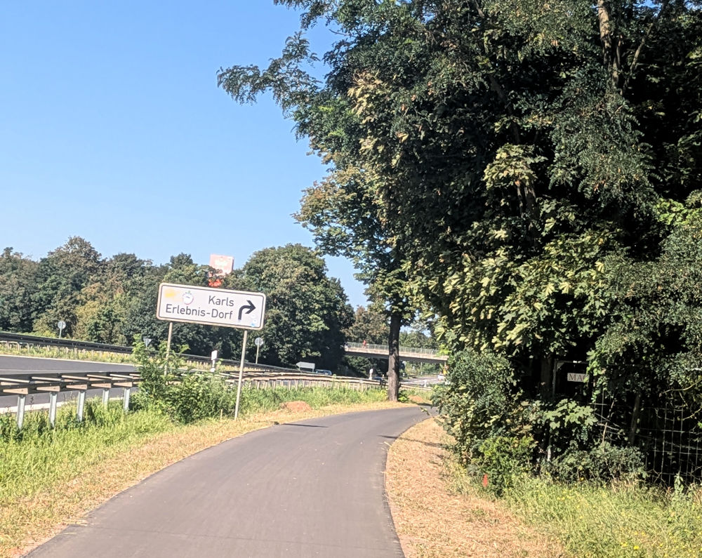 An der Autobahn lang